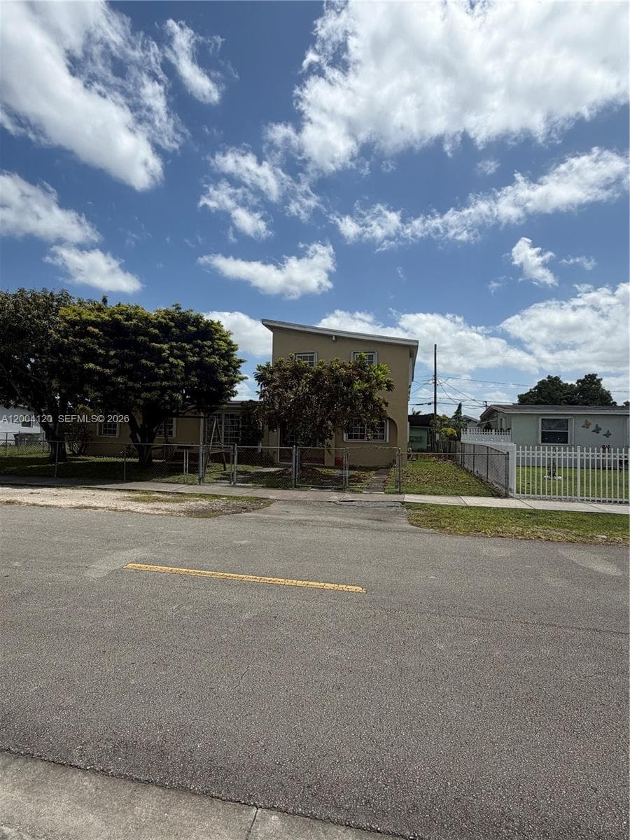 10910 SW 40th St, Miami FL 33165 — 22