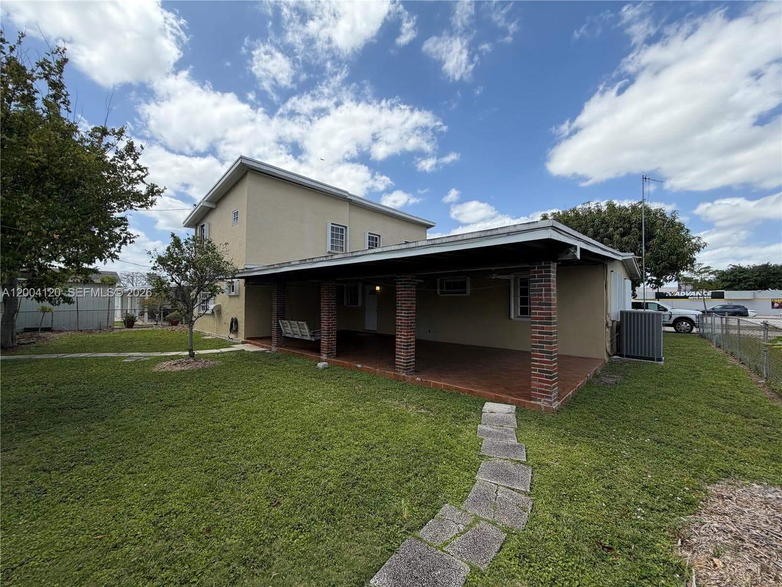 10910 SW 40th St, Miami FL 33165 — 3
