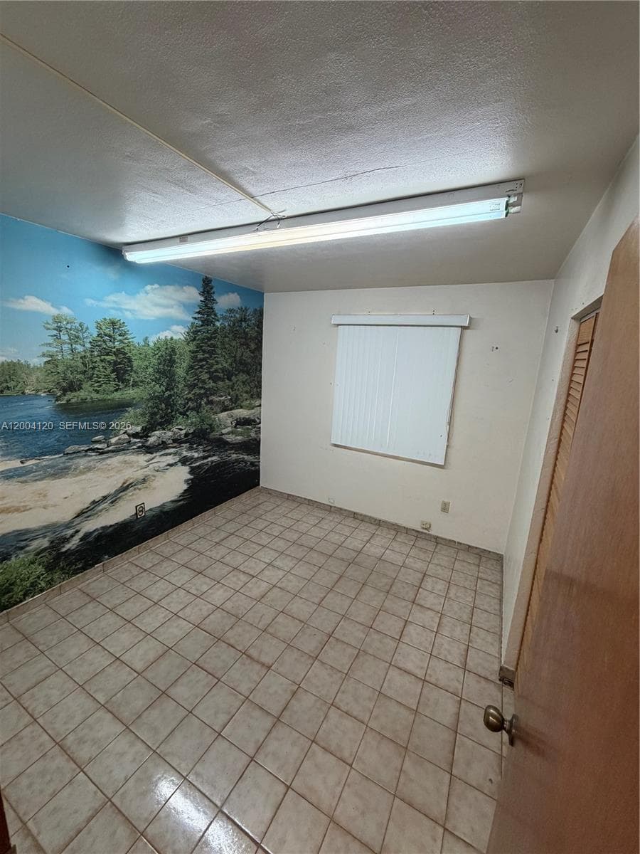 10910 SW 40th St, Miami FL 33165 — 15