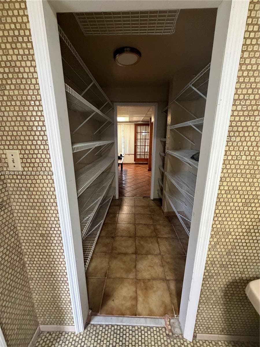 10910 SW 40th St, Miami FL 33165 — 19