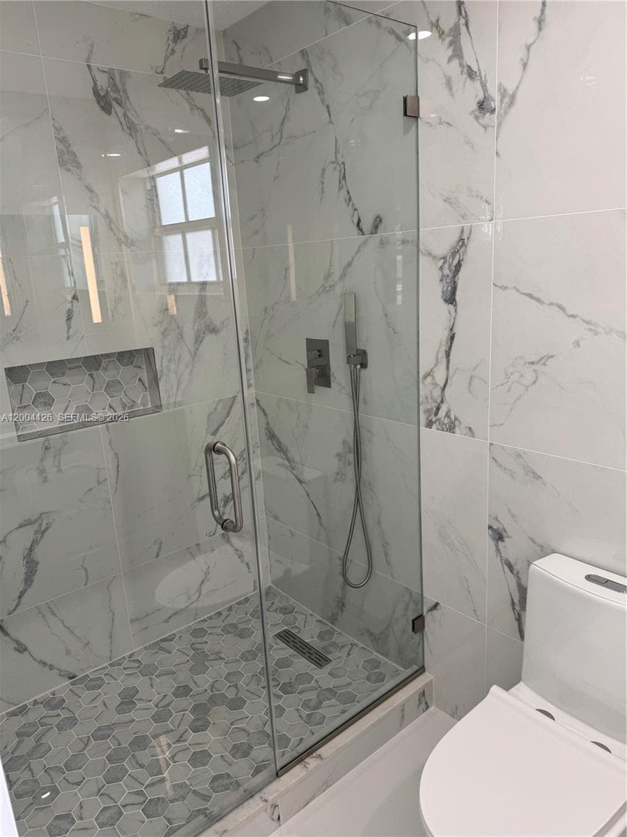8064 W 14th Ave, Hialeah FL 33014 — 9