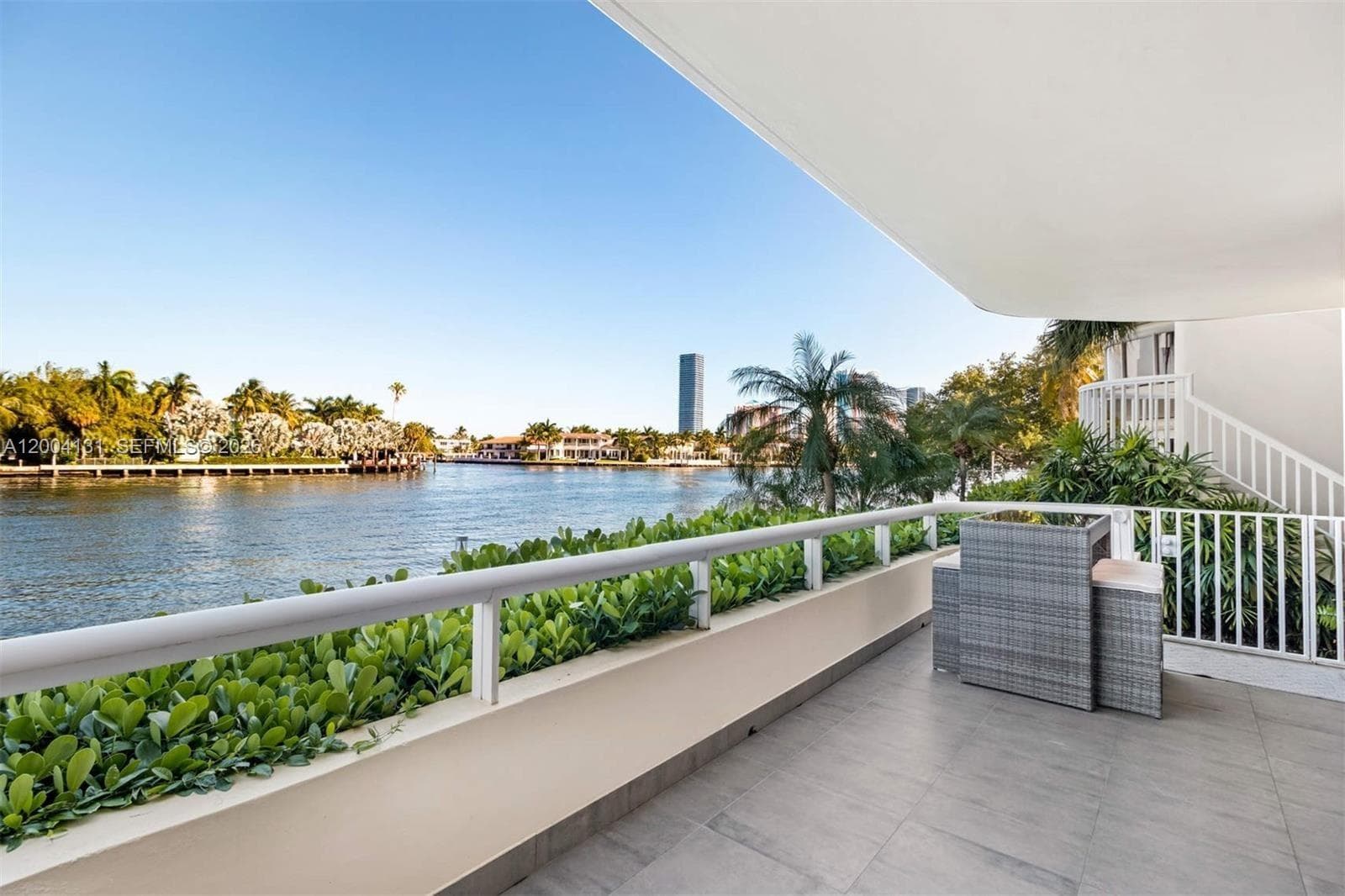 20191 E Country Club Dr, Aventura FL 33180 — 18