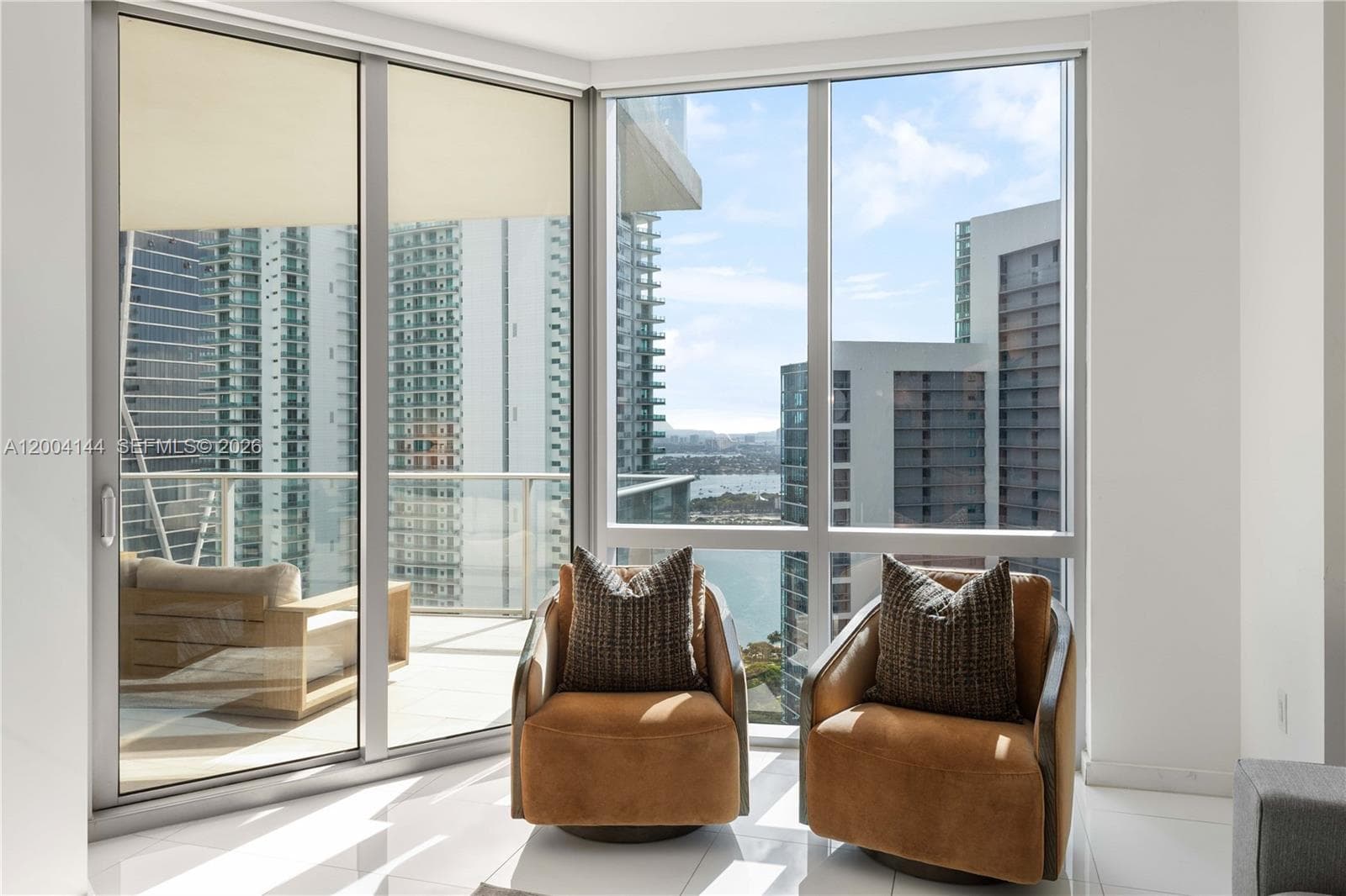 851 NE 1st Ave # 4405, Miami FL 33132 — 6