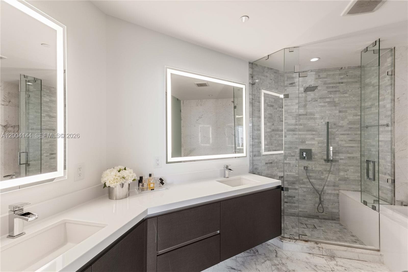 851 NE 1st Ave # 4405, Miami FL 33132 — 17