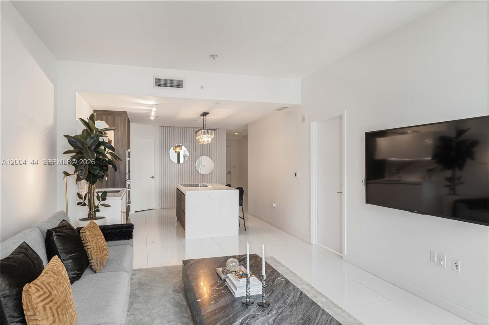 851 NE 1st Ave # 4405, Miami FL 33132 — 5