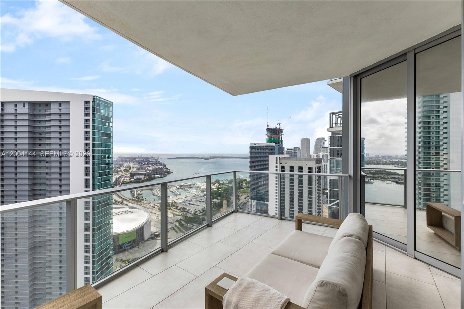 851 NE 1st Ave # 4405, Miami FL 33132 — 24