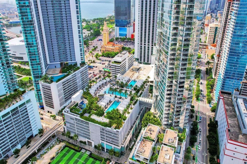 851 NE 1st Ave # 4405, Miami FL 33132 — 30