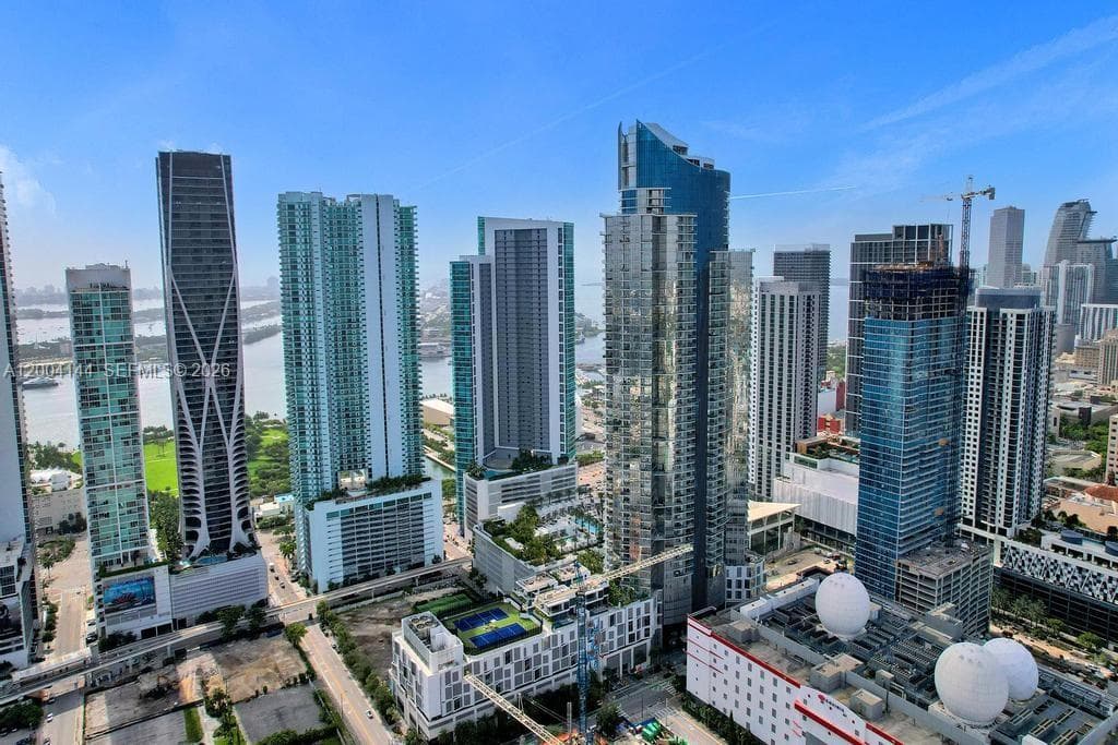 851 NE 1st Ave # 4405, Miami FL 33132 — 29