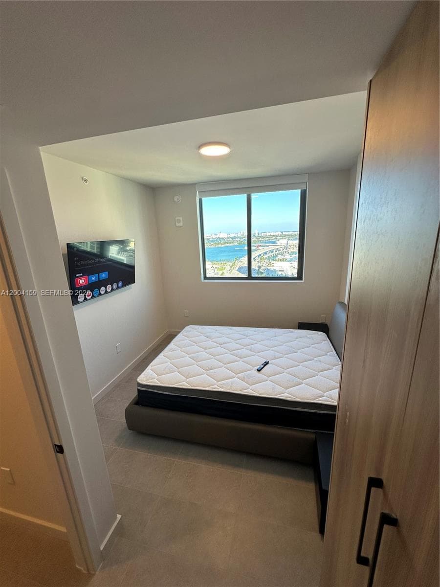 121 NE 5 # 2712, Miami FL 33132 — 12