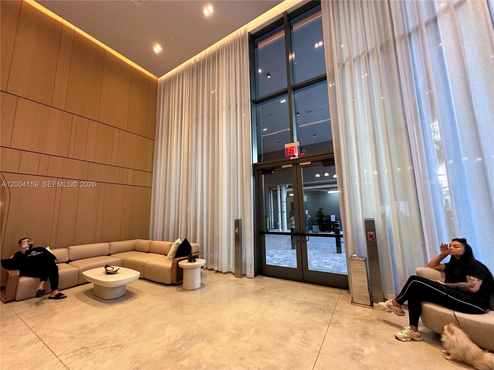 121 NE 5 # 2712, Miami FL 33132 — 1