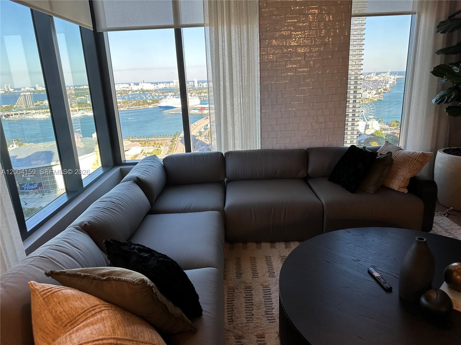 121 NE 5 # 2712, Miami FL 33132 — 34
