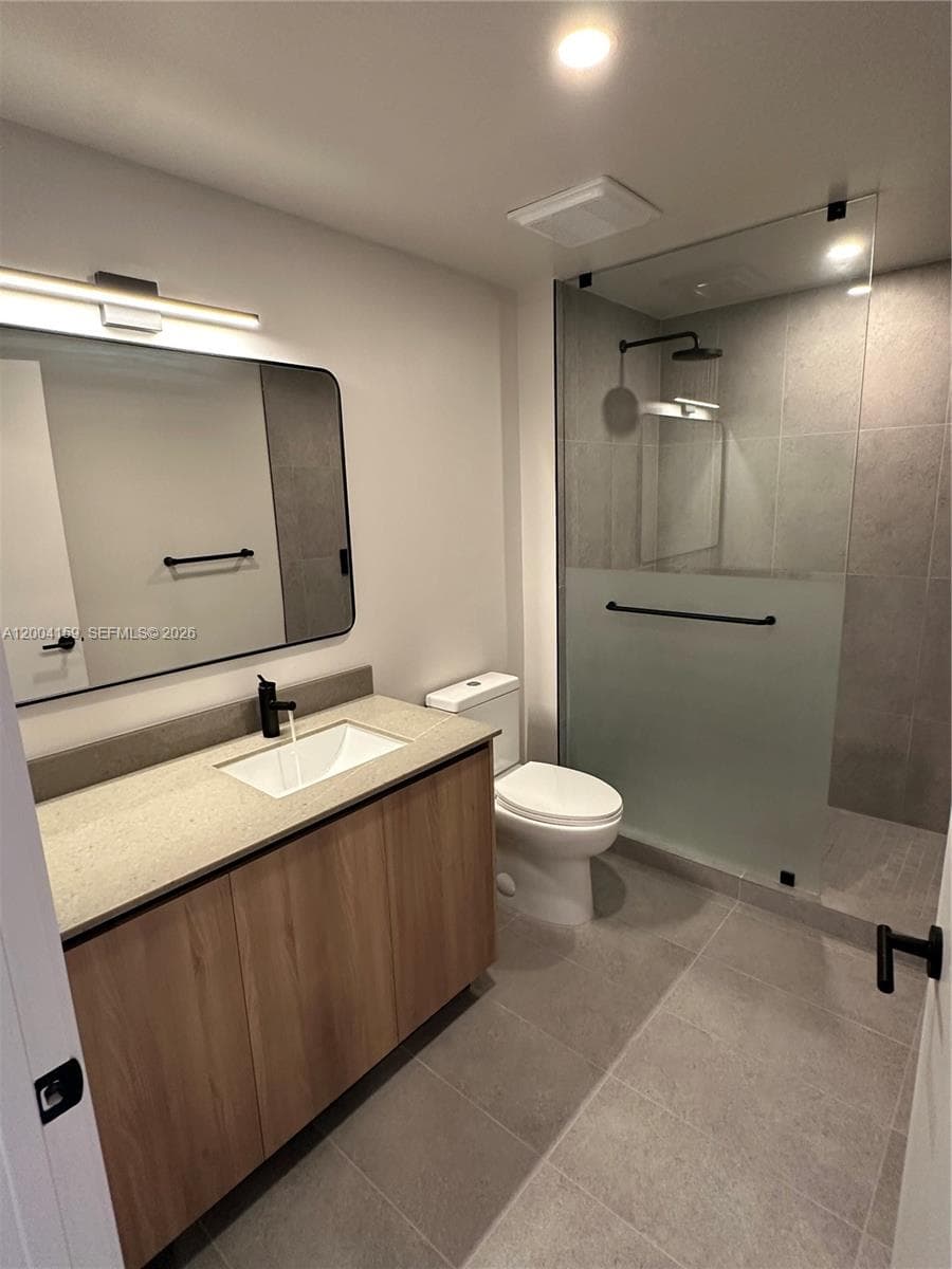 121 NE 5 # 2712, Miami FL 33132 — 14