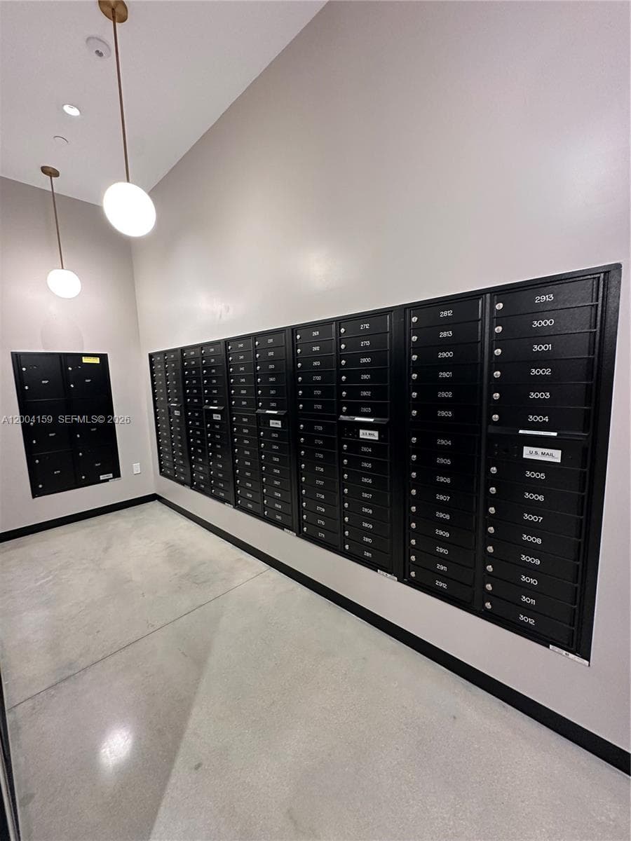 121 NE 5 # 2712, Miami FL 33132 — 18