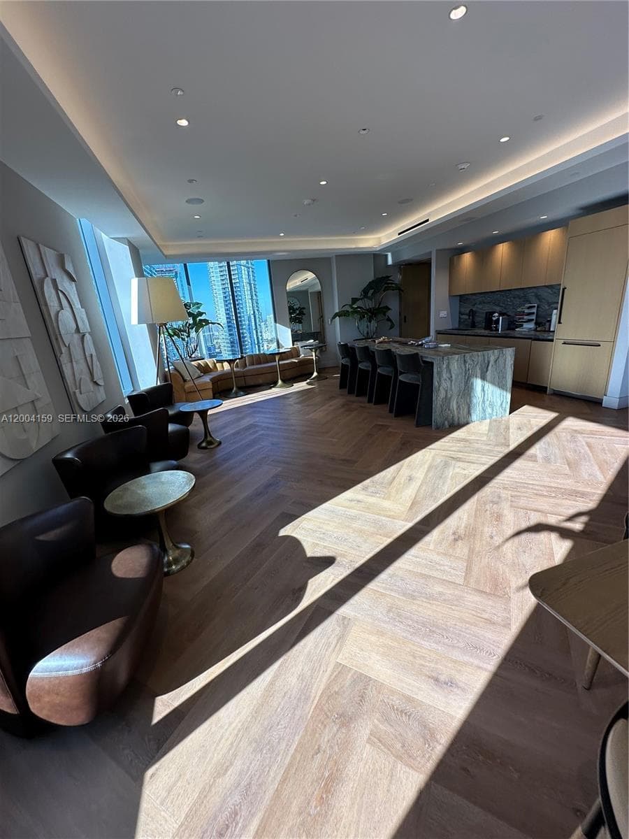 121 NE 5 # 2712, Miami FL 33132 — 50