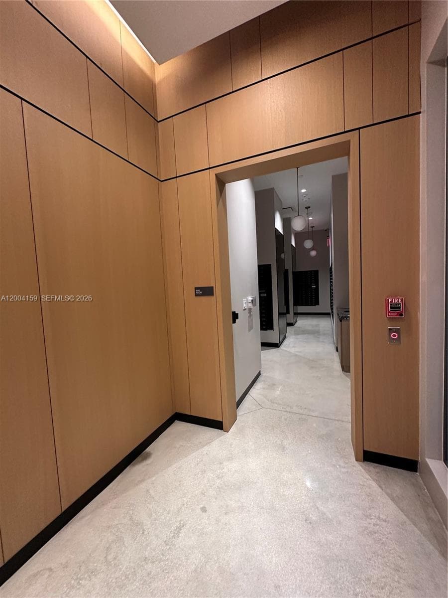 121 NE 5 # 2712, Miami FL 33132 — 19