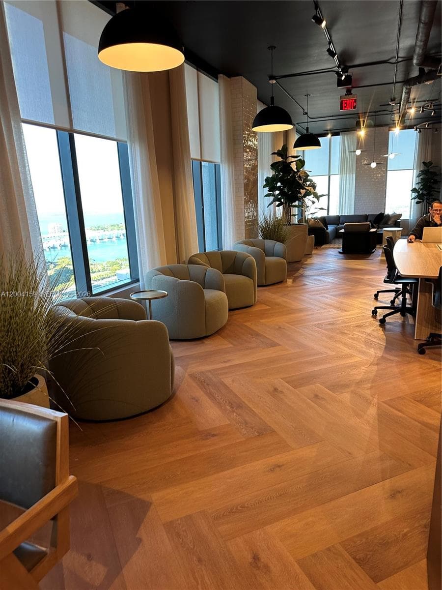 121 NE 5 # 2712, Miami FL 33132 — 35