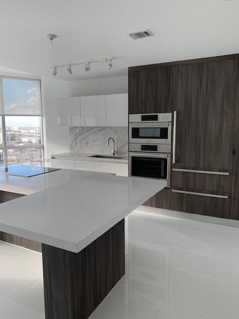 851 NE 1st Ave # 2110, Miami FL 33132 — 3