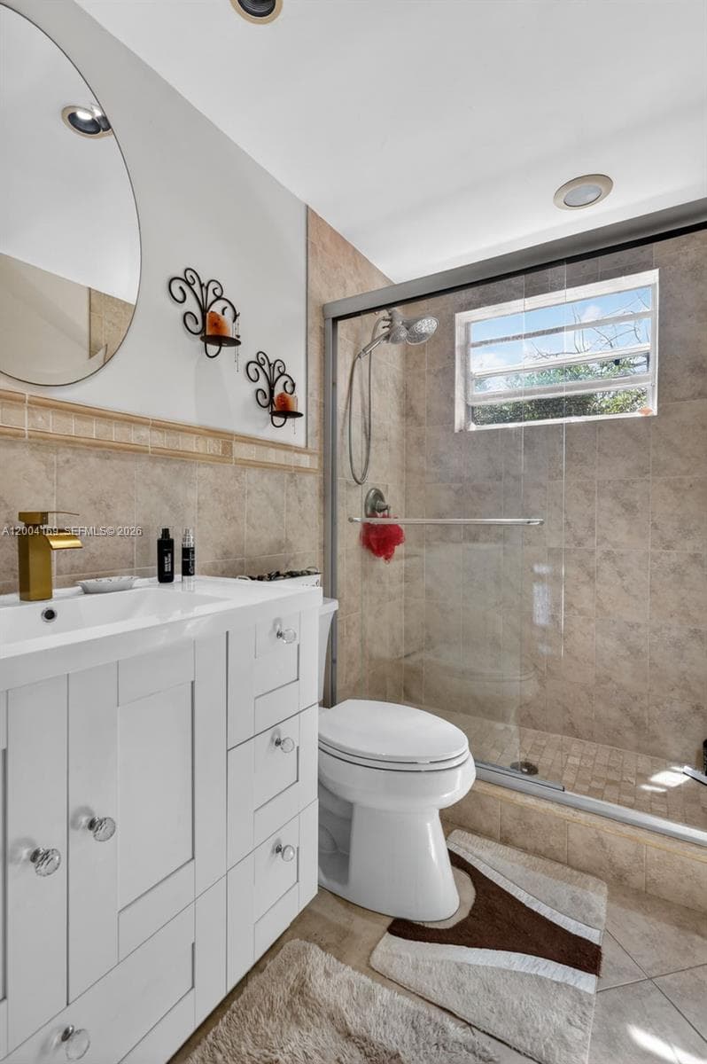 1820 Venice Park Dr # 102, North Miami FL 33181 — 16