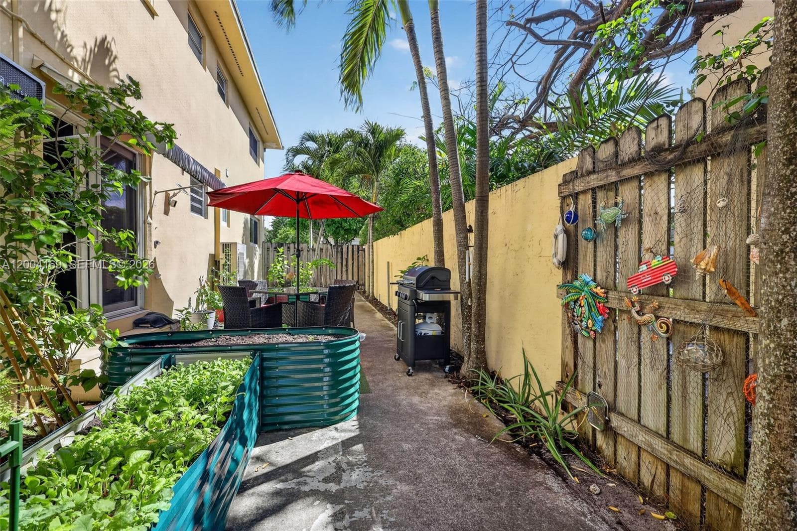 1820 Venice Park Dr # 102, North Miami FL 33181 — 21