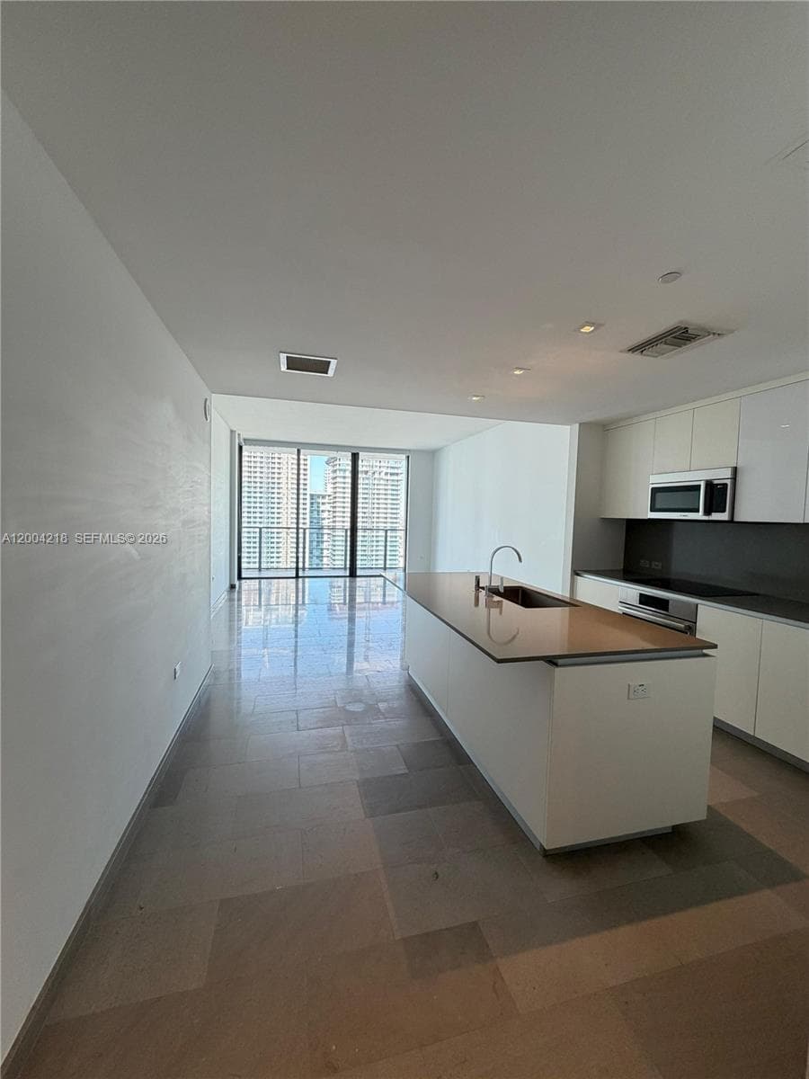 68 SE 6th St # 2506, Miami FL 33131 — 1