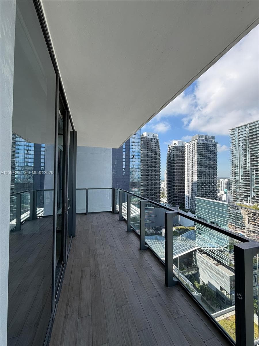 68 SE 6th St # 2506, Miami FL 33131 — 10
