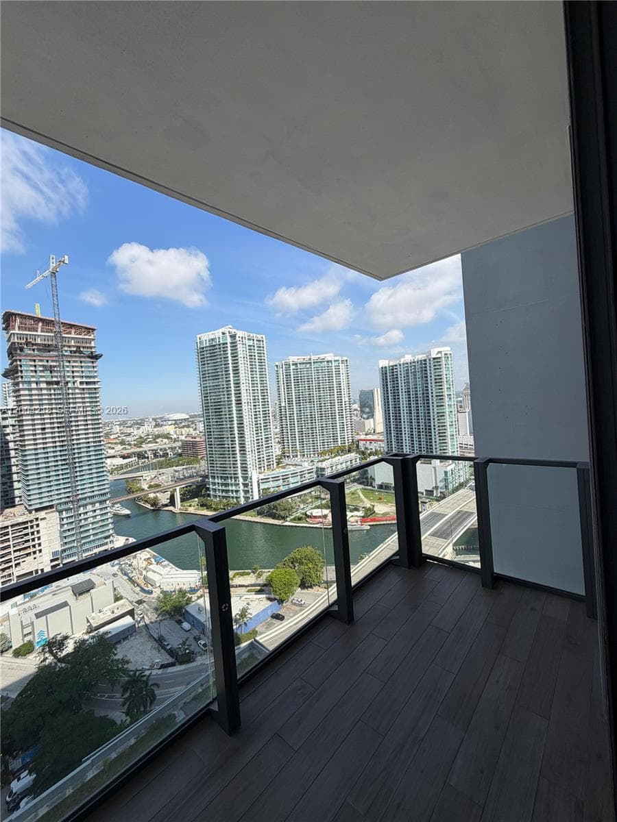 68 SE 6th St # 2506, Miami FL 33131 — 15