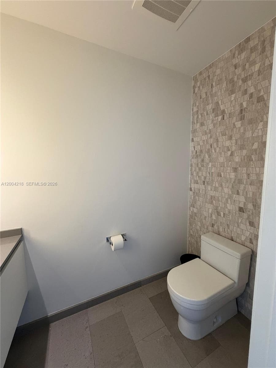 68 SE 6th St # 2506, Miami FL 33131 — 11