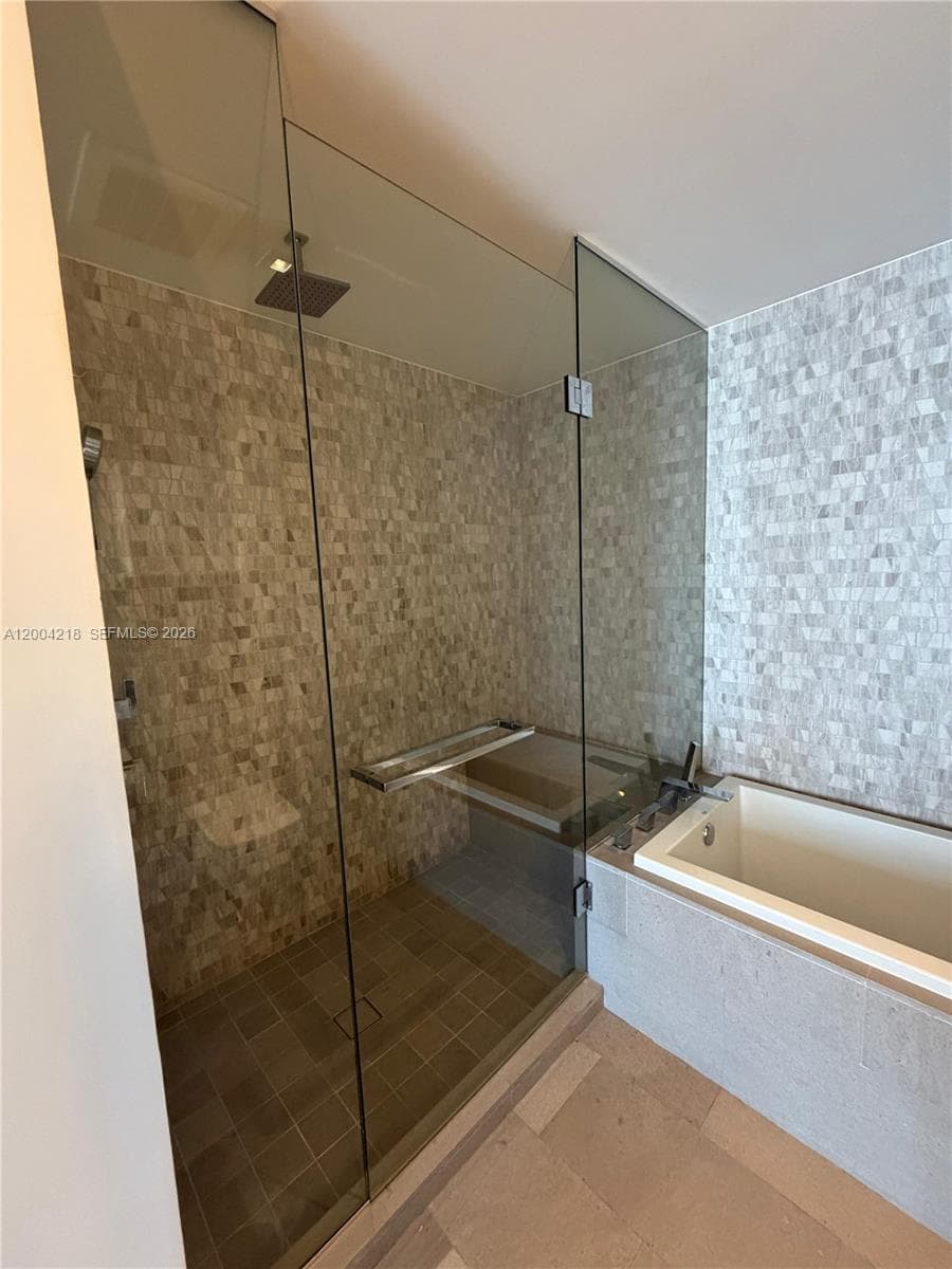 68 SE 6th St # 2506, Miami FL 33131 — 8