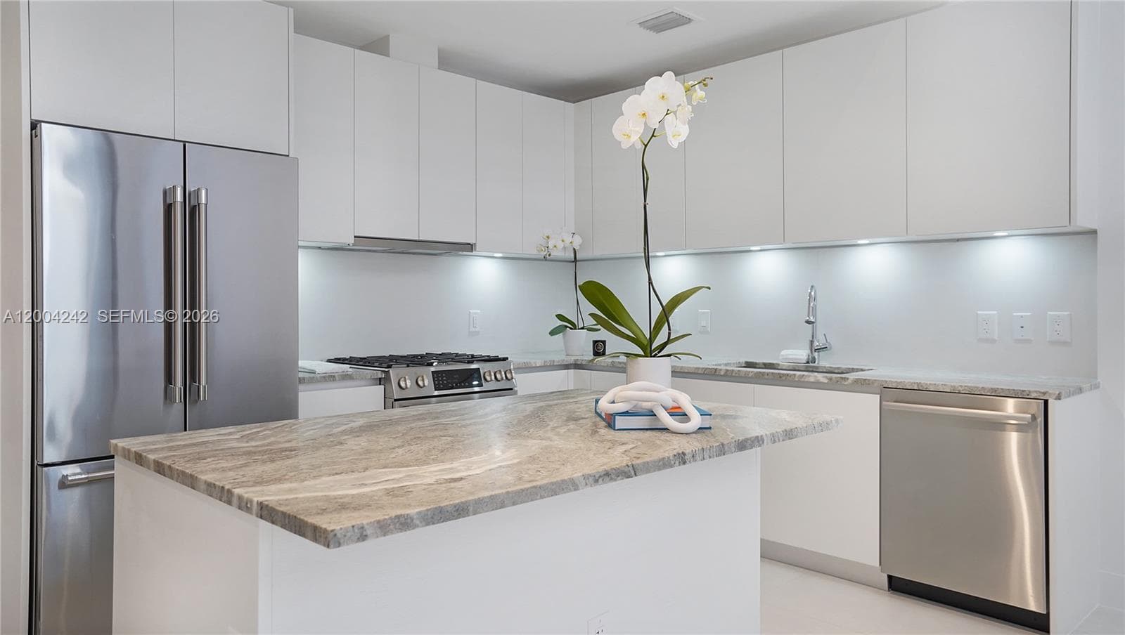 3034 Oak Ave # 2, Miami FL 33133 — 13