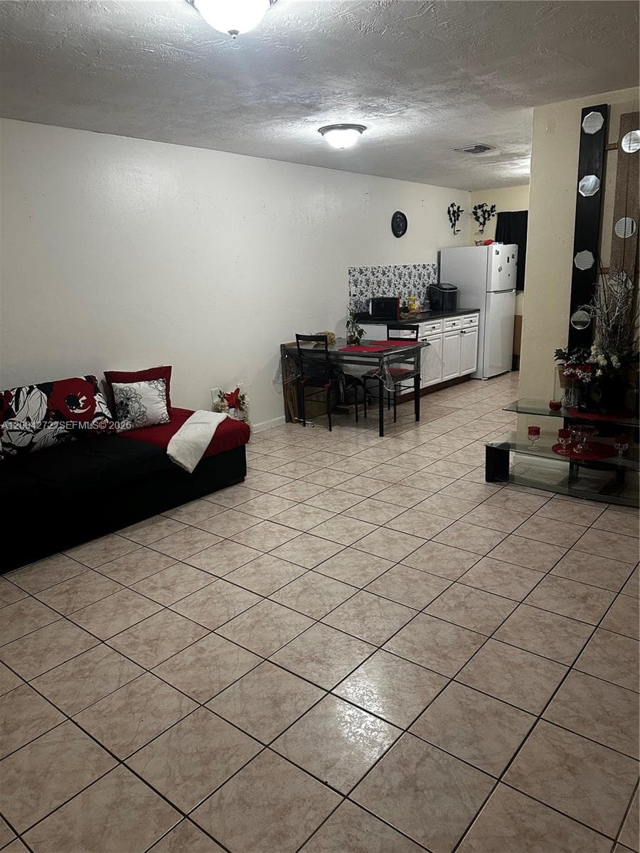 2742 NW 49th St # 2742, Miami FL 33142 — 4