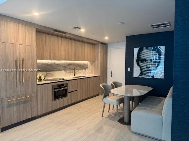 77 SE 5th St # 1508, Miami FL 33131 — 7
