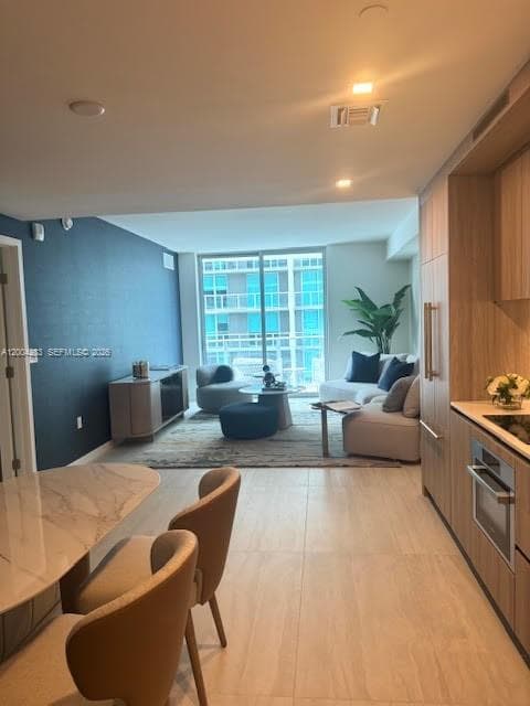 77 SE 5th St # 1508, Miami FL 33131 — 8