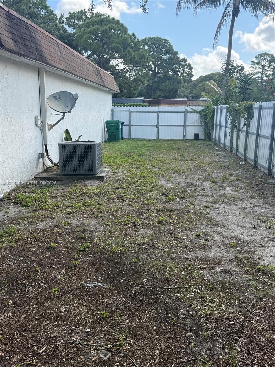21002 NW 39th Ave, Miami Gardens FL 33055 — 11