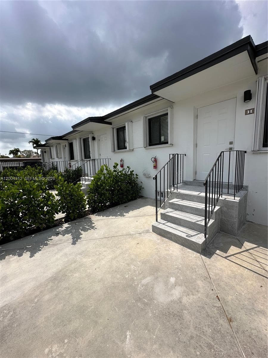 551 SW 57th Ave # 1, Miami FL 33144 — 24