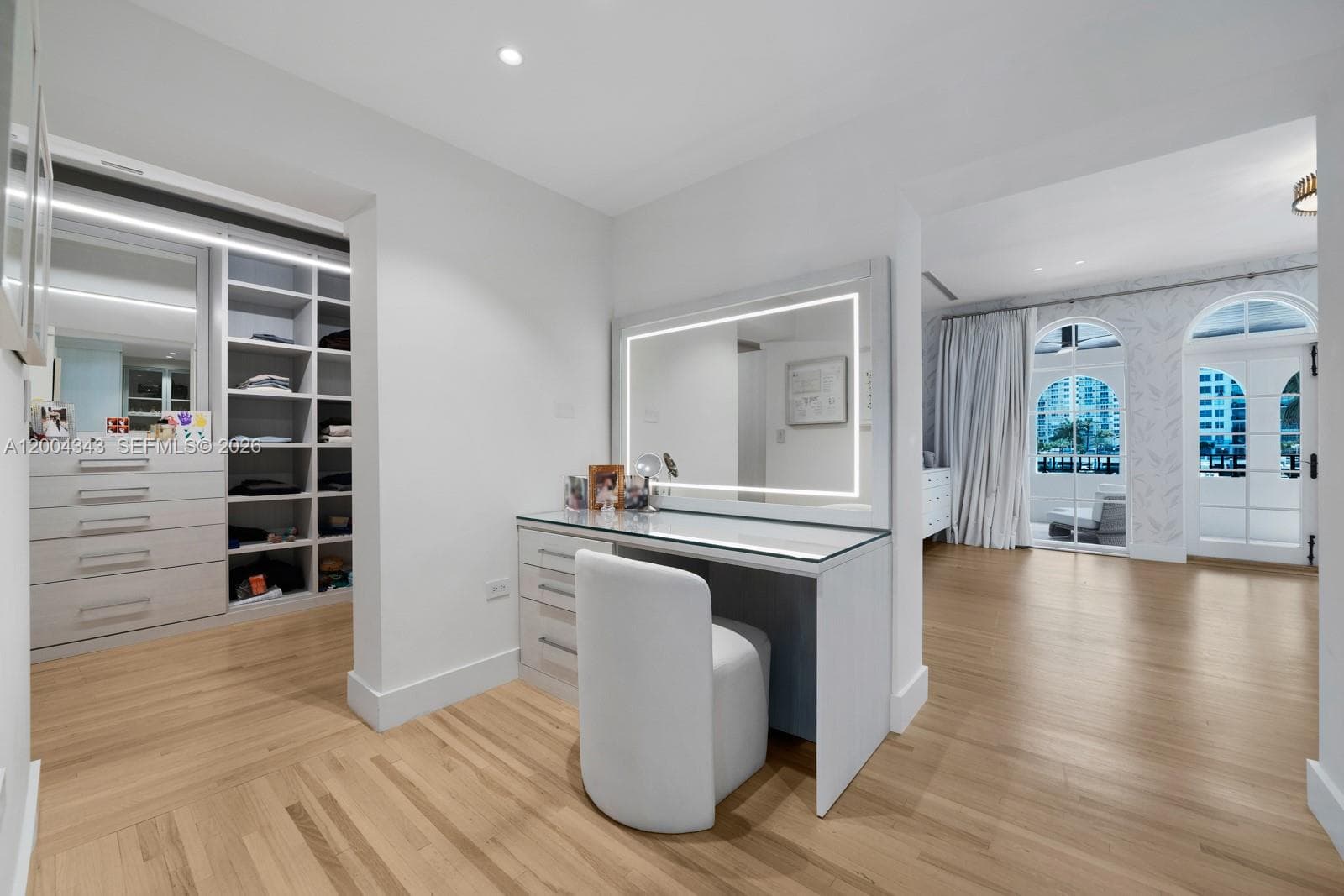 5763 Pine Tree Dr, Miami Beach FL 33140 — 17