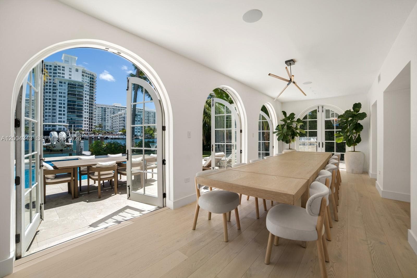 5763 Pine Tree Dr, Miami Beach FL 33140 — 10