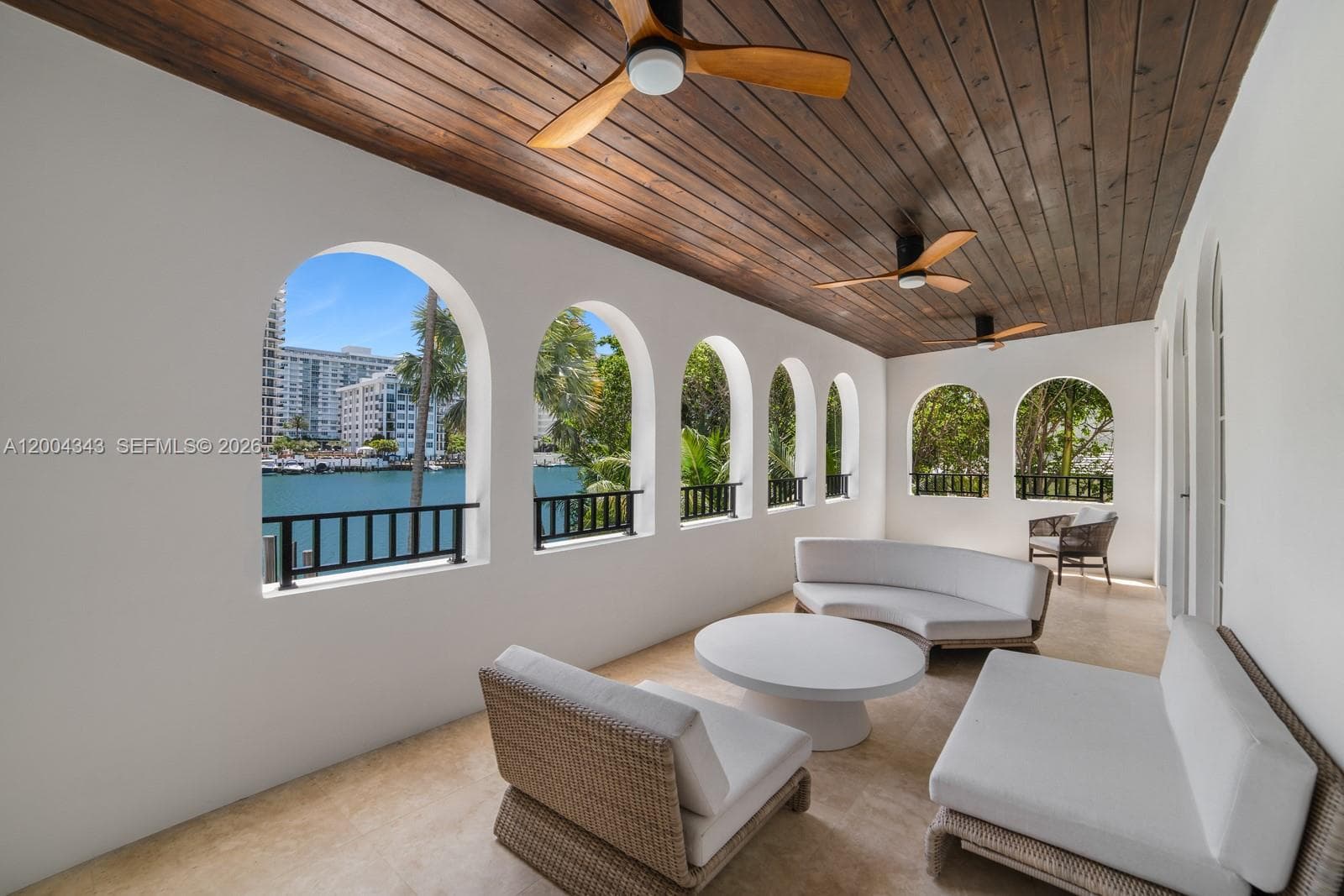 5763 Pine Tree Dr, Miami Beach FL 33140 — 18