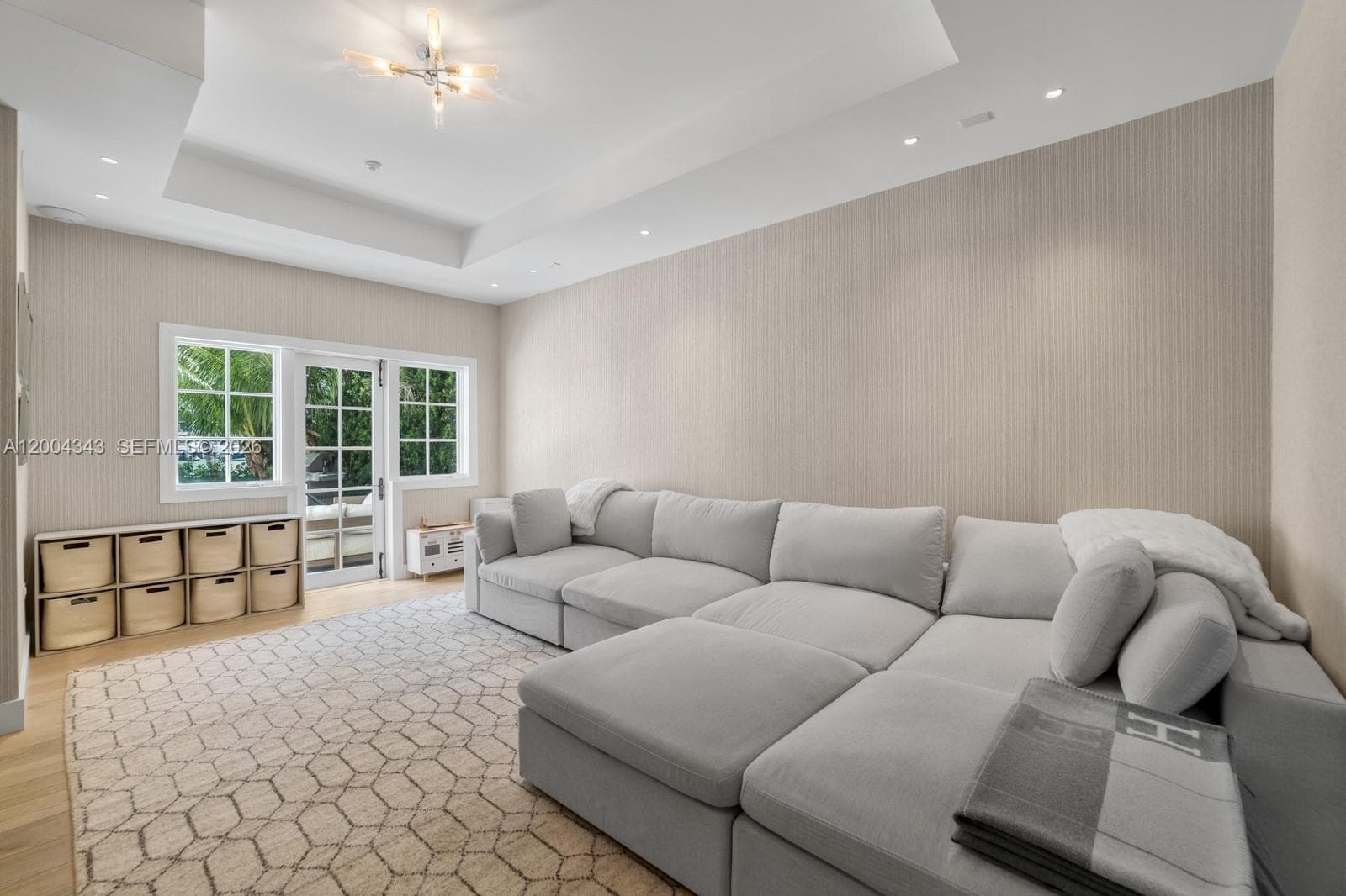 5763 Pine Tree Dr, Miami Beach FL 33140 — 19