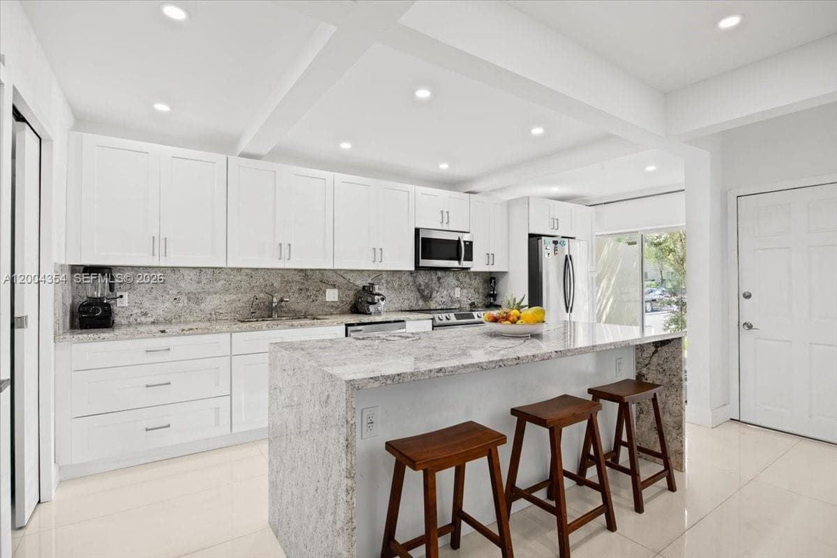 19220 NE 25th Ave # 274B, Miami FL 33180 — 3