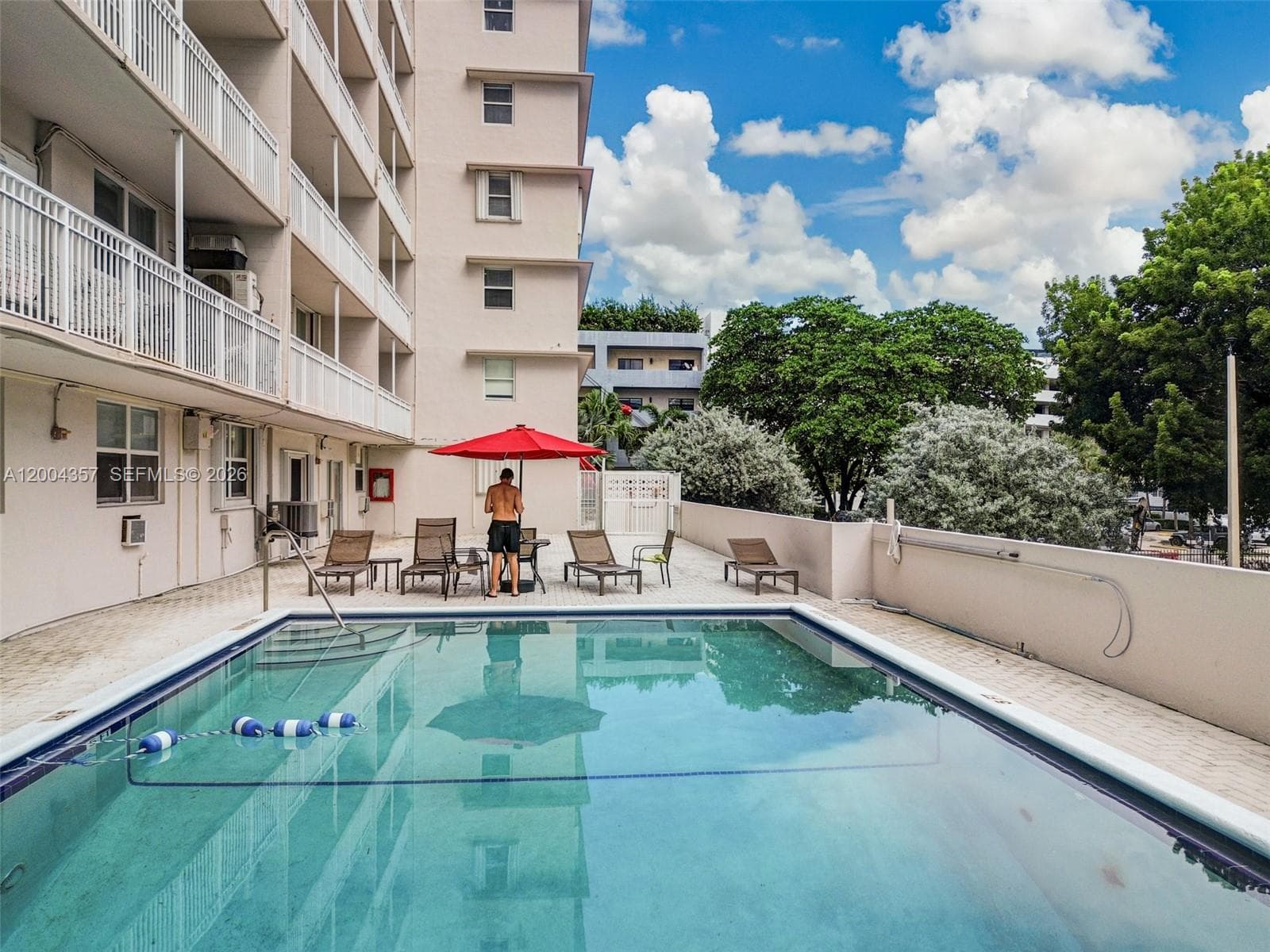 1300 Lincoln Rd # B402, Miami Beach FL 33139 — 27