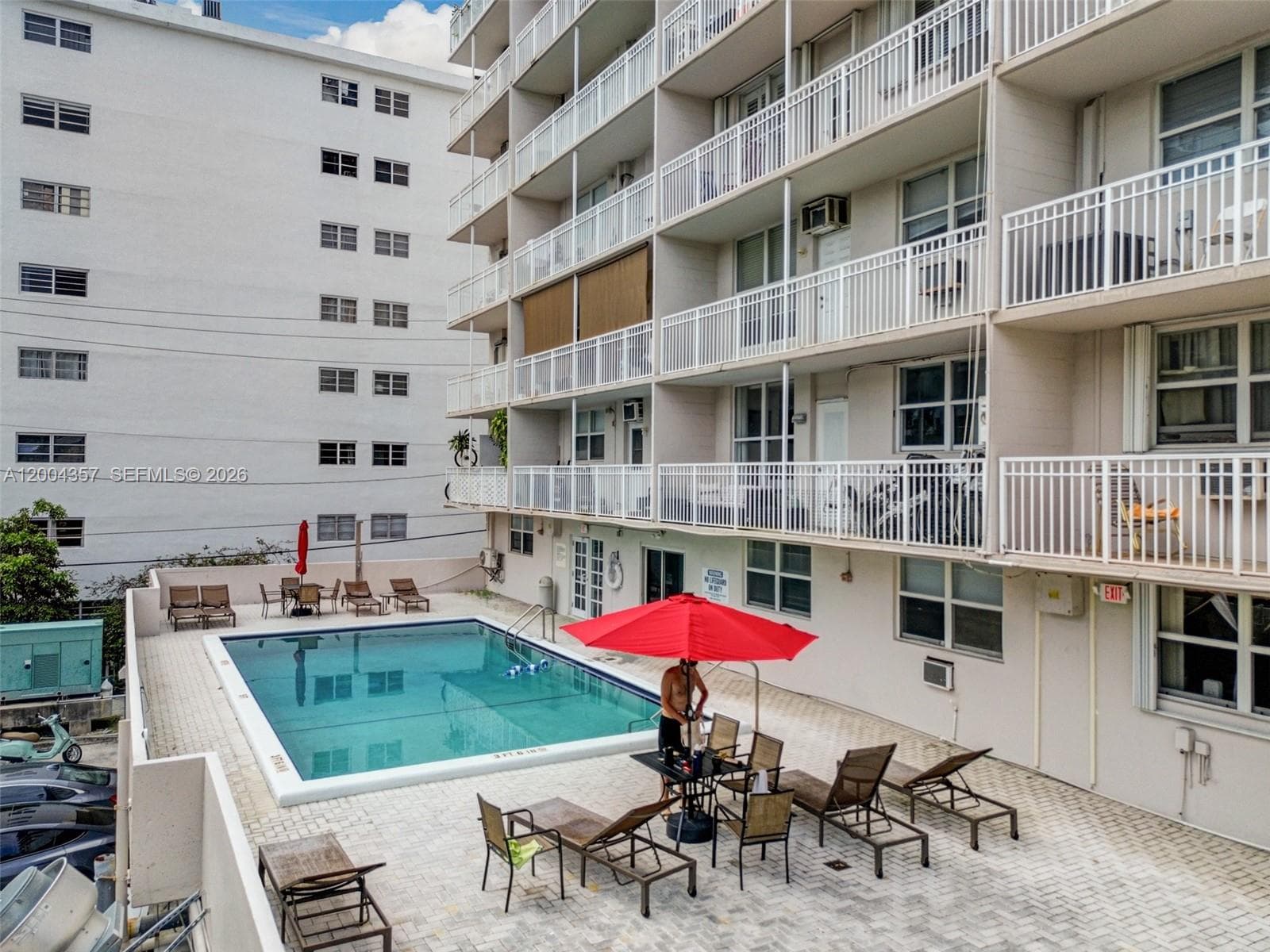 1300 Lincoln Rd # B402, Miami Beach FL 33139 — 25