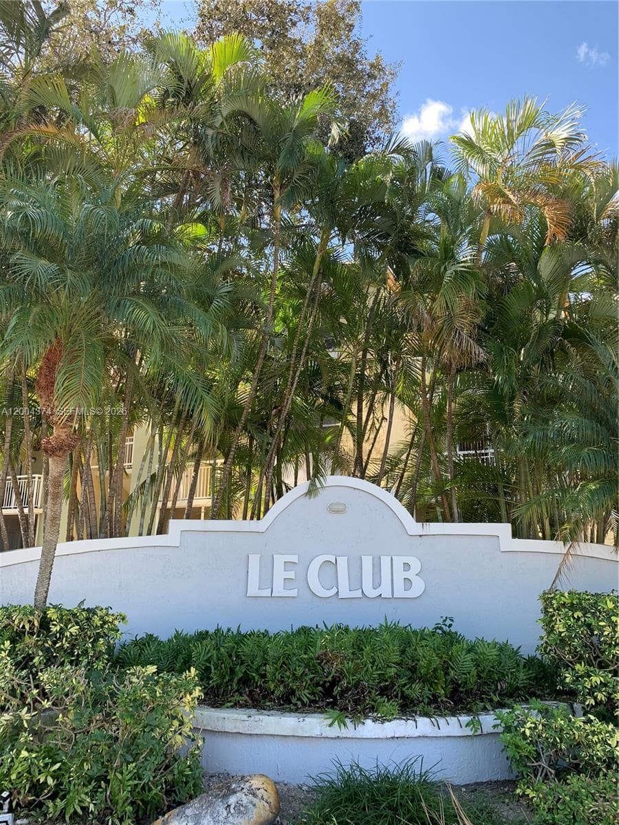 8660 SW 212th St # 305, Cutler Bay FL 33189 — 32