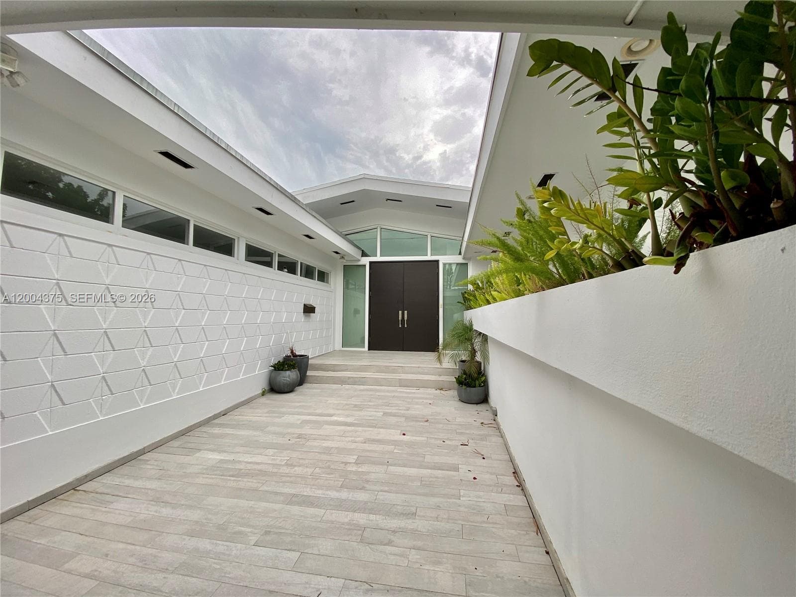 265 N Shore Dr, Miami Beach FL 33141 — 27