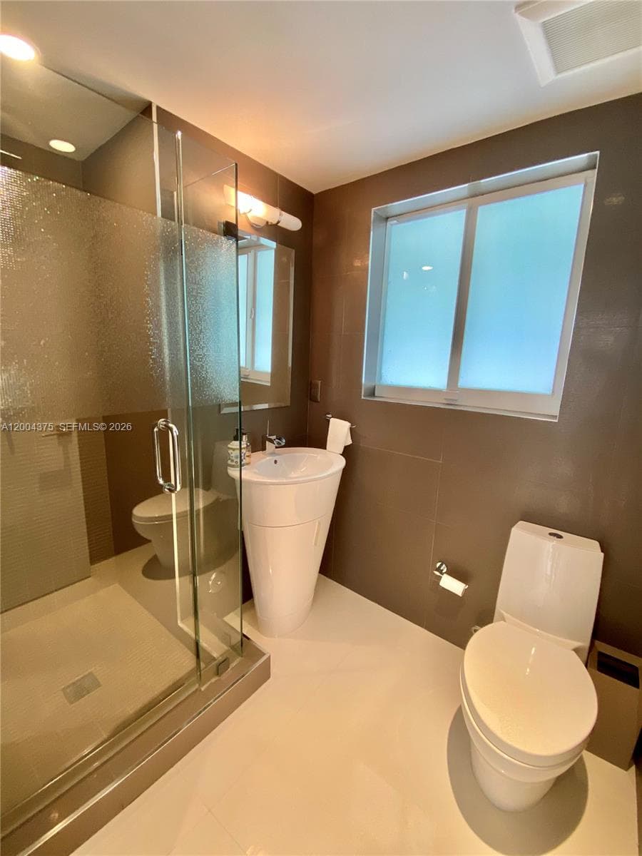 265 N Shore Dr, Miami Beach FL 33141 — 24