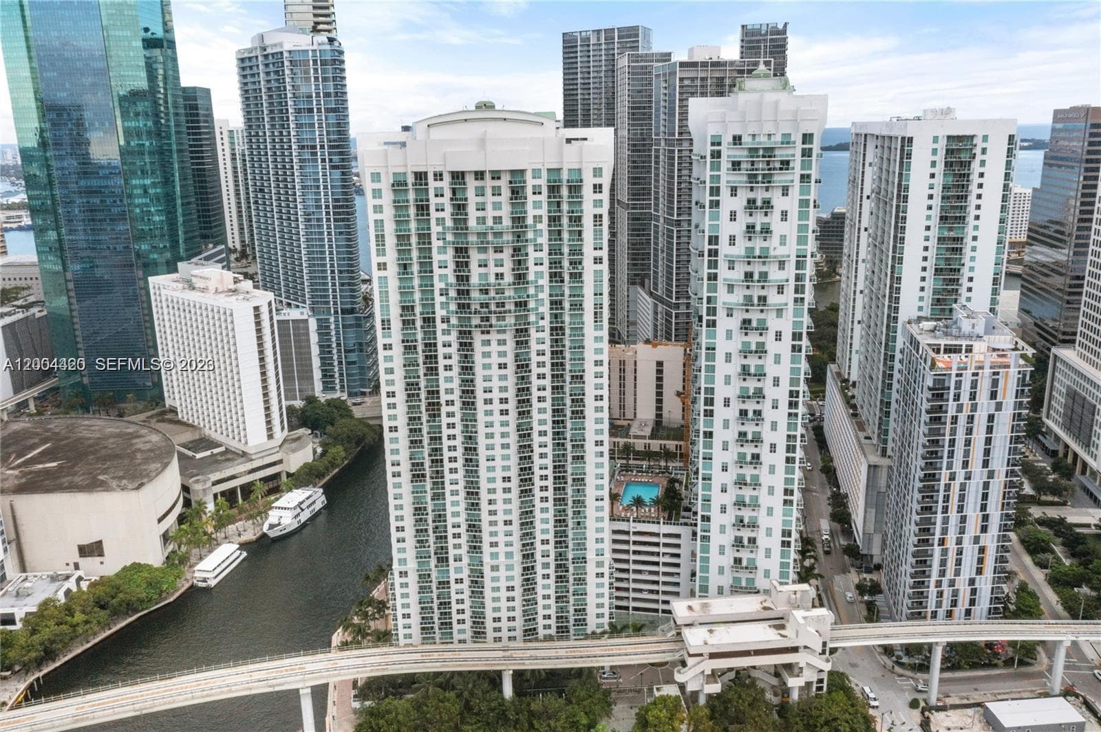 31 SE 5th St # 4121, Miami FL 33131 — 30