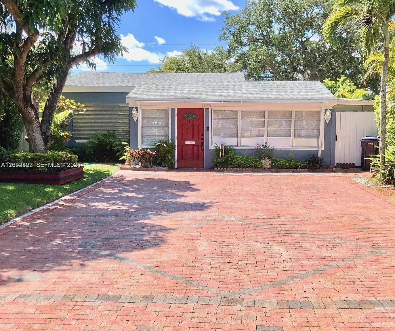 2140 NE 180th St, North Miami Beach FL 33162 — 1