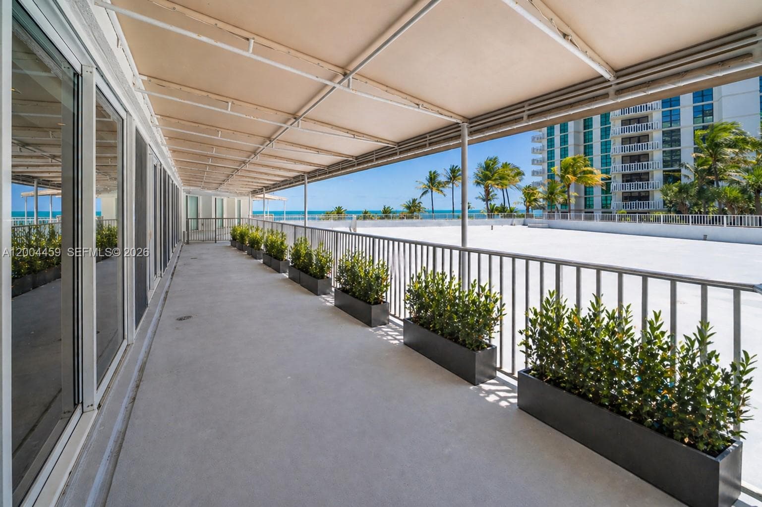 600 Grapetree Dr, Key Biscayne FL 33149 — 23