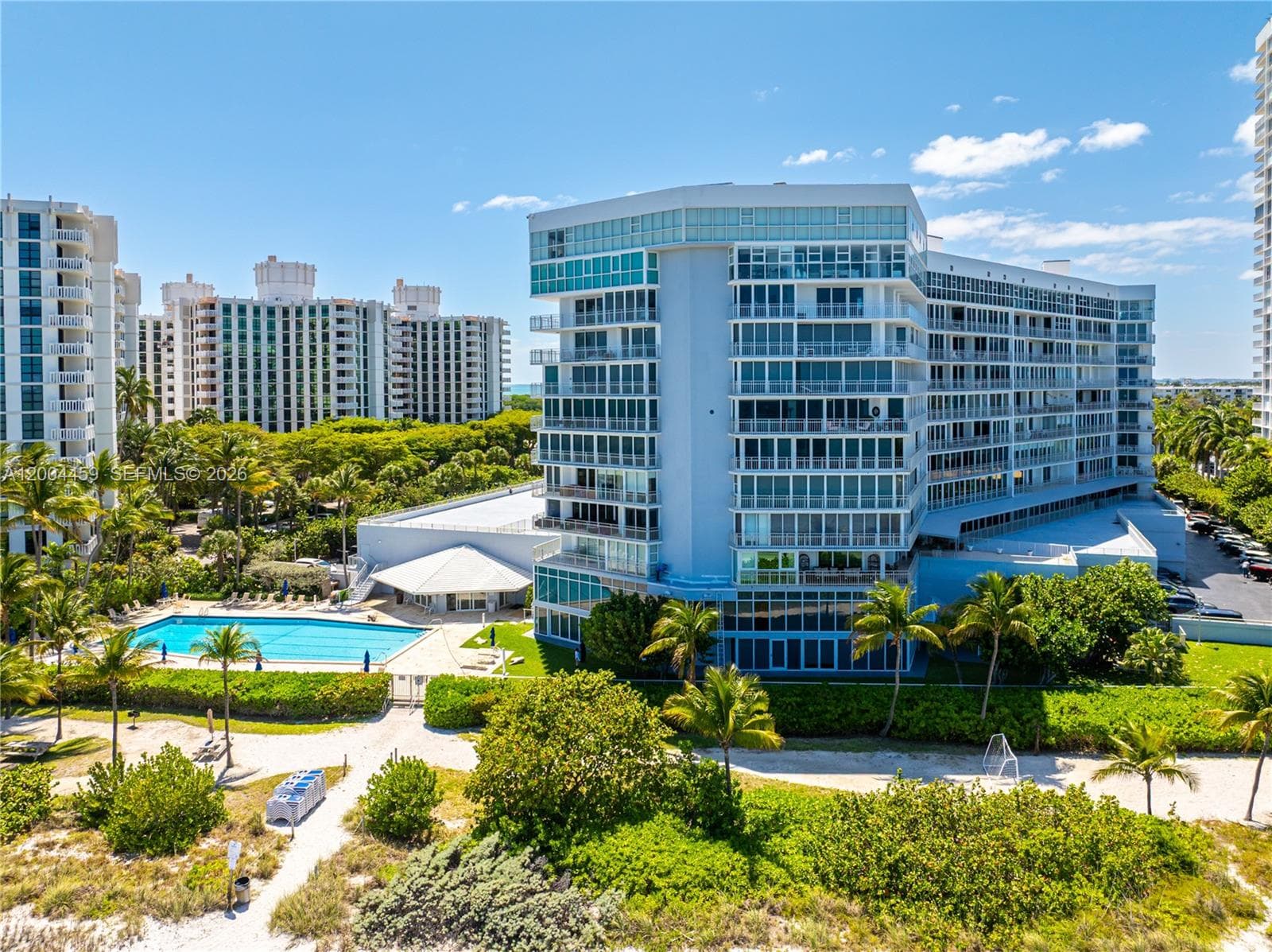 600 Grapetree Dr, Key Biscayne FL 33149 — 94