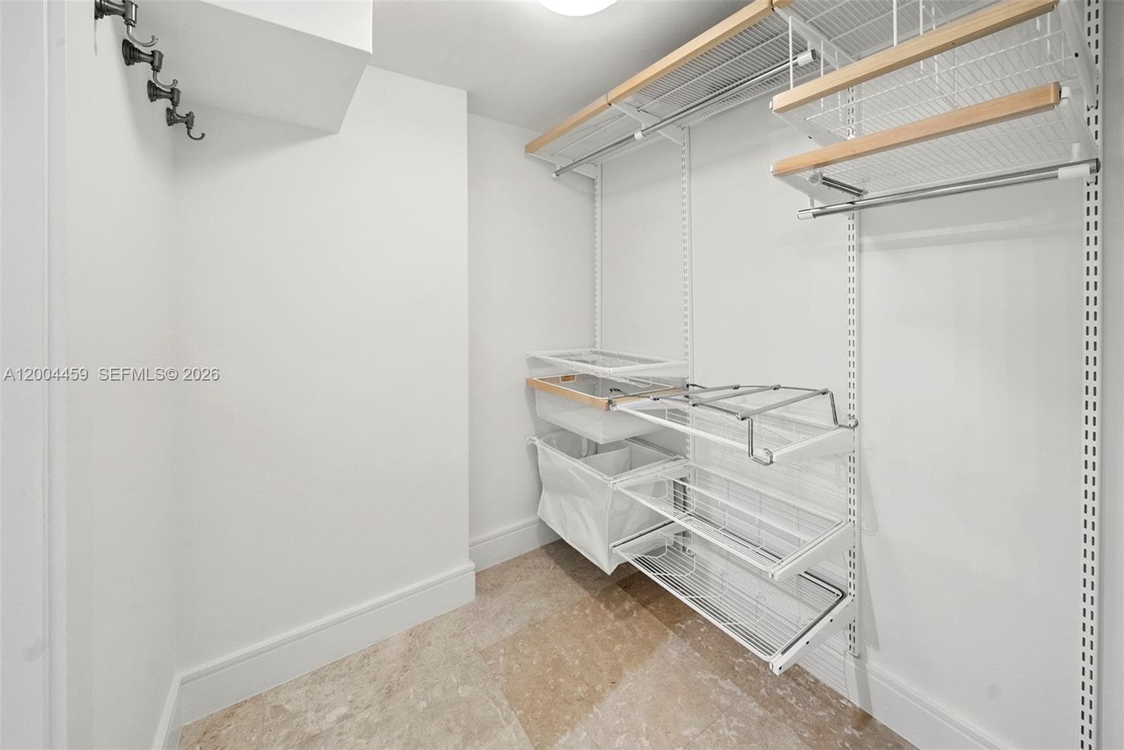 600 Grapetree Dr, Key Biscayne FL 33149 — 51