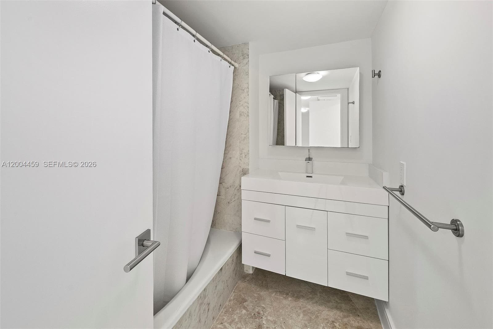 600 Grapetree Dr, Key Biscayne FL 33149 — 37